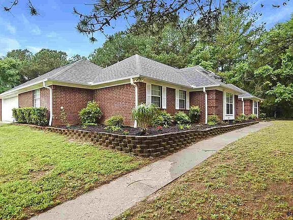 3rd image of 18665 Peachtree Ln