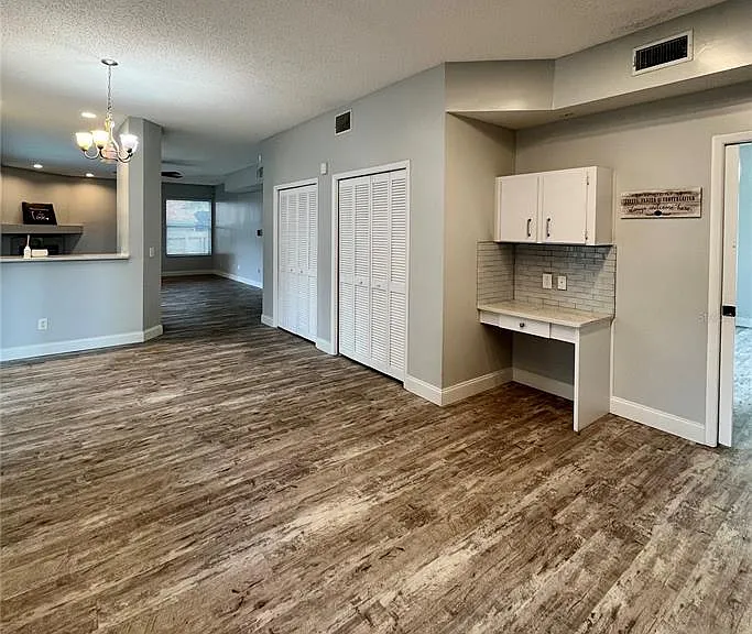 9318 Heritage Oak Ct — Photo 8