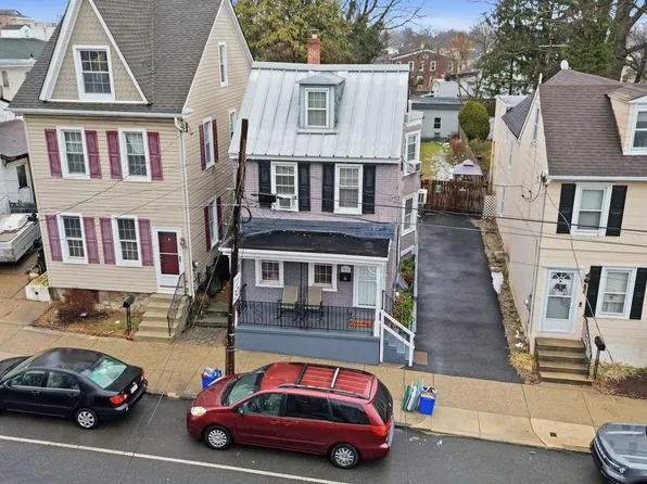 4135 Rhawn St, Philadelphia, PA 19136