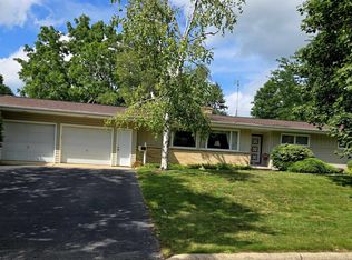 424 Meadow Ln, Evansville, WI 53536
