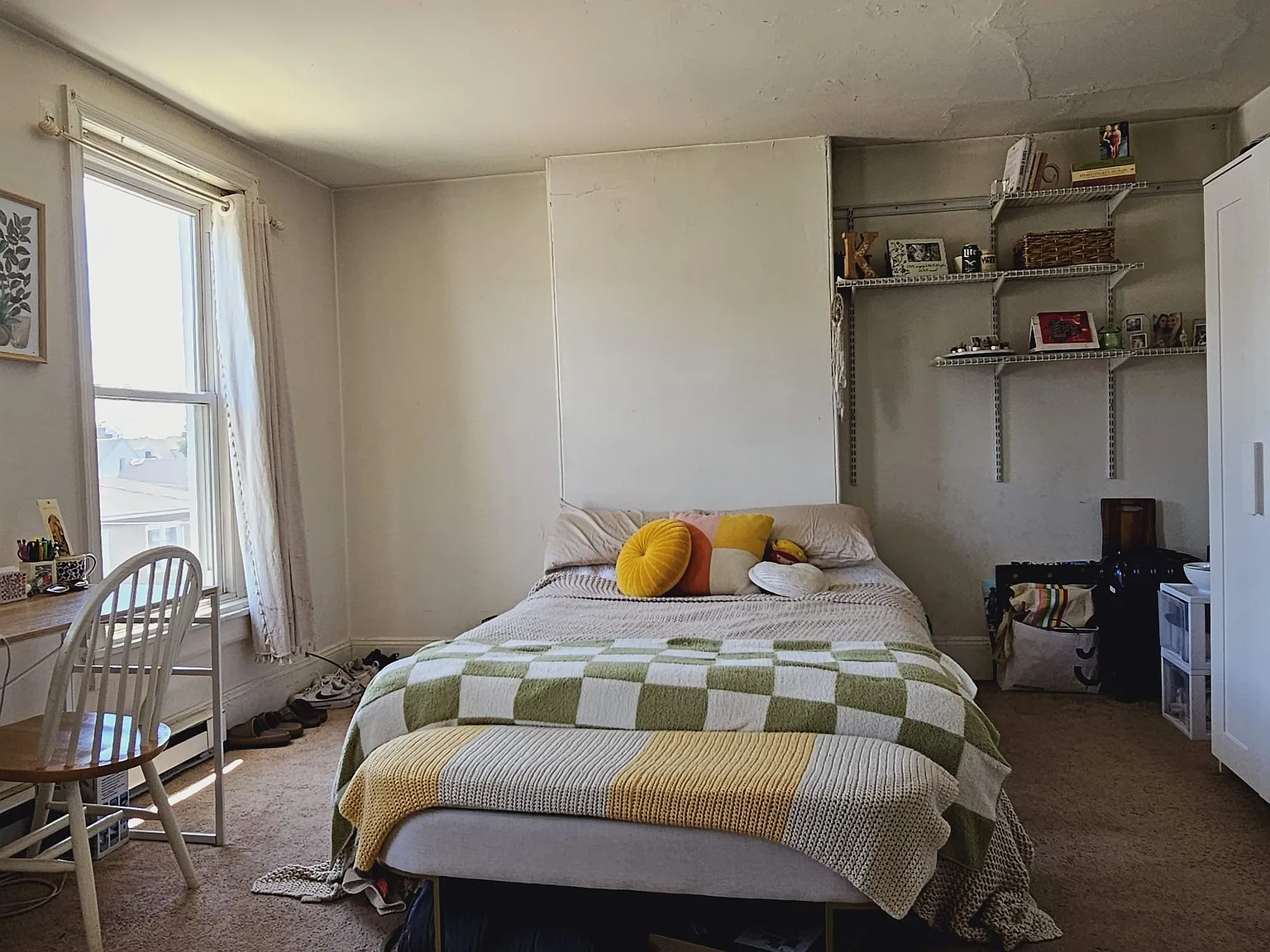 3 bed, 2278 sqft, $2,275 — Photo 2