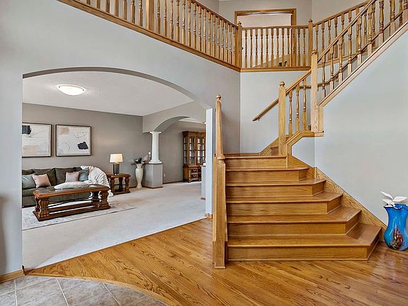 2nd image of 805 Heywood Rd