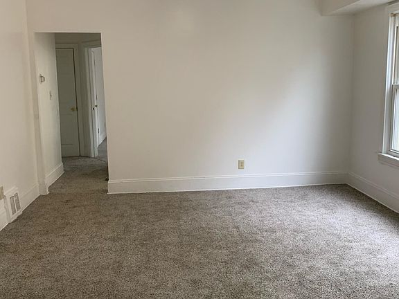 4th image of 3430 Beechwood Ave Unit 1