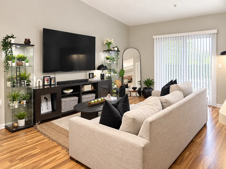 5051 Playpen Dr #13