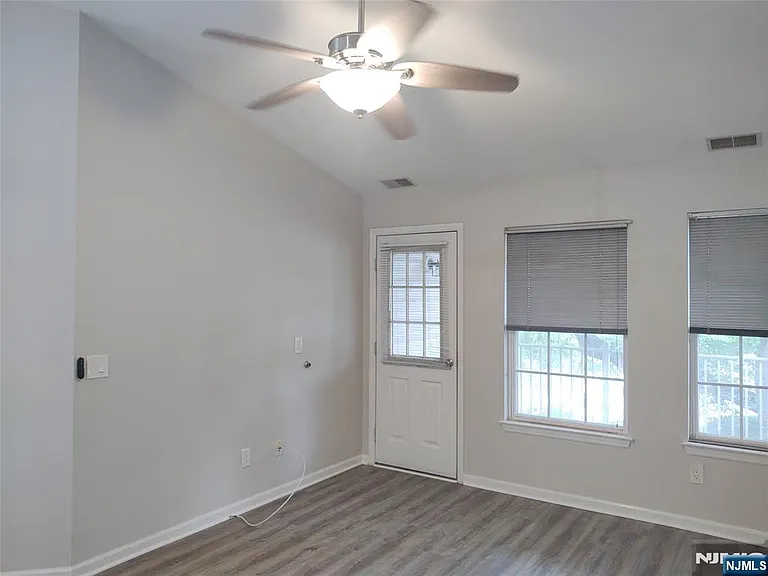 5912 Tudor Dr #5912 — Photo 9