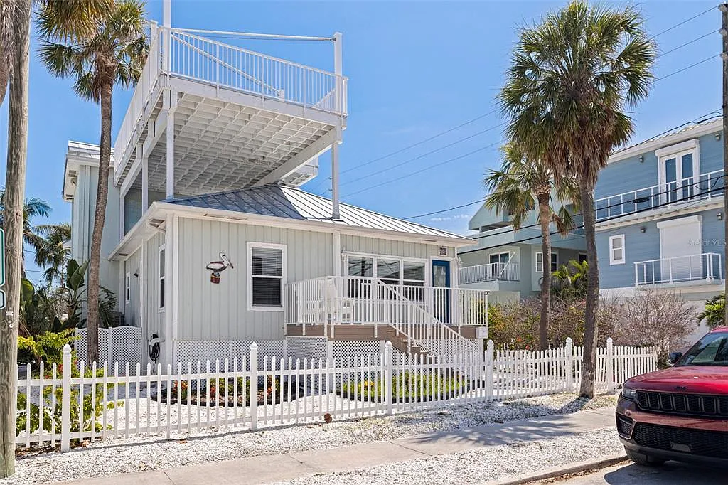3 bed, 3.0 bath, 1599 sqft, $9,000 — Photo 1