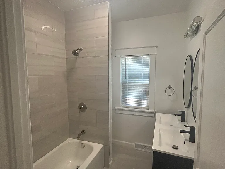 415 S Harrison St — Photo 5