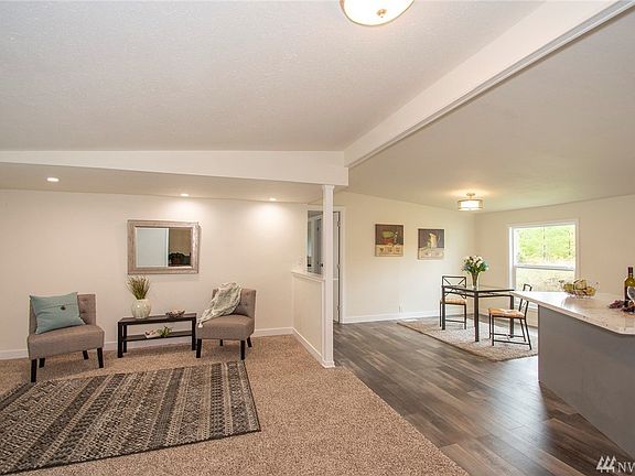 5th image of 250 E Emerald Lake Dr W