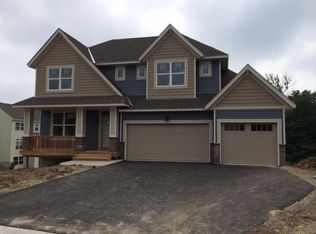 2256 Woodlyn Ridge Ct, Mound, MN 55364