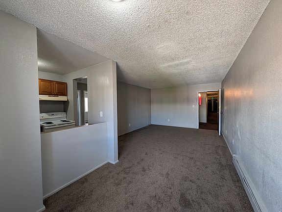 3rd image of 1425 N Yosemite St #9