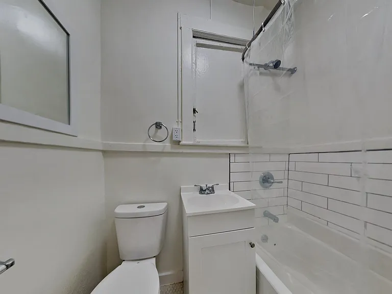 954 Geary St — Photo 22