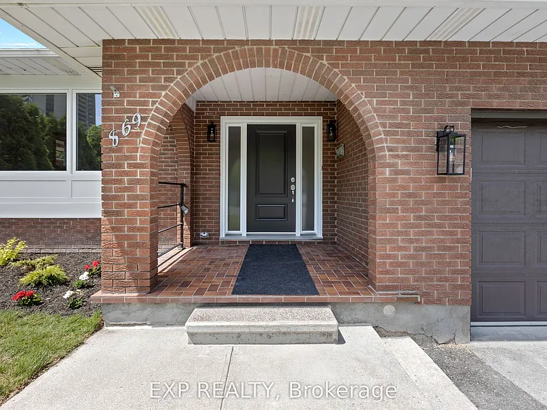 869 Maryland Ave — Photo 3