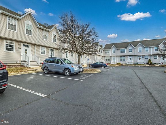 3rd image of 38415 Driftwood Ct #609