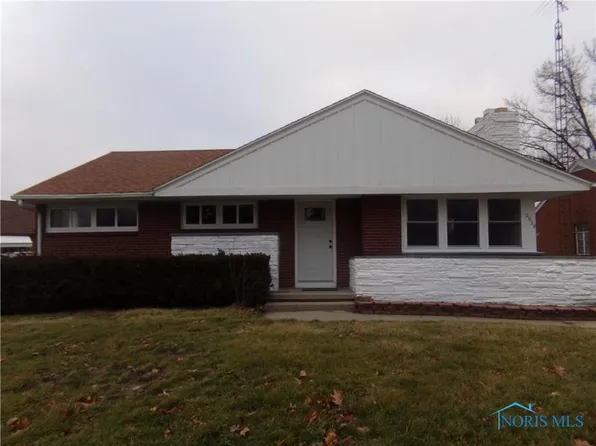 2639 Luverne Ave, Oregon, OH 43616