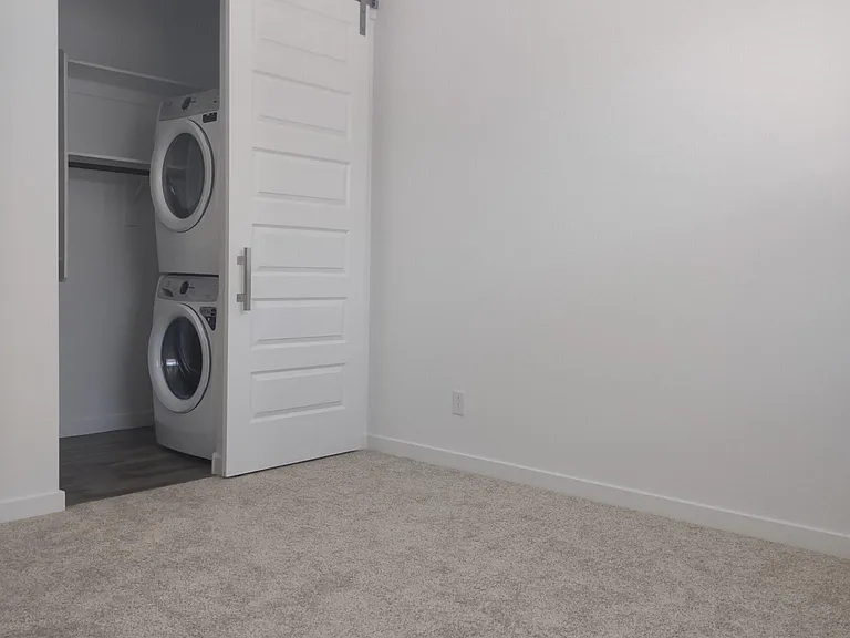 170 E Birchwood Pl — Photo 10
