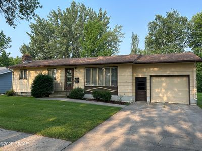 1539 Kittson Ave, Grafton, ND, 58237