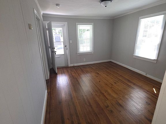 2nd image of 321 W 23rd St