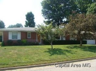 7 Sunnydale Ave, Jacksonville, IL 62650