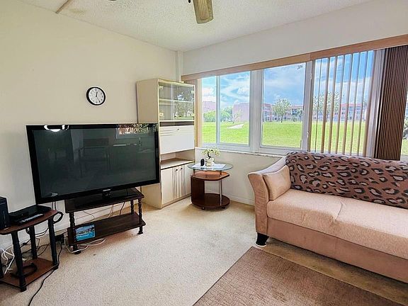 5th image of 9501 Sunrise Lakes Boulevard #103