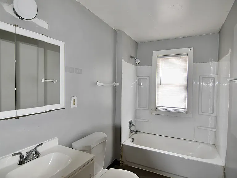 254 S Princeton Ave — Photo 6