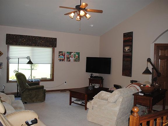 5th image of 6795 Suzie Ln