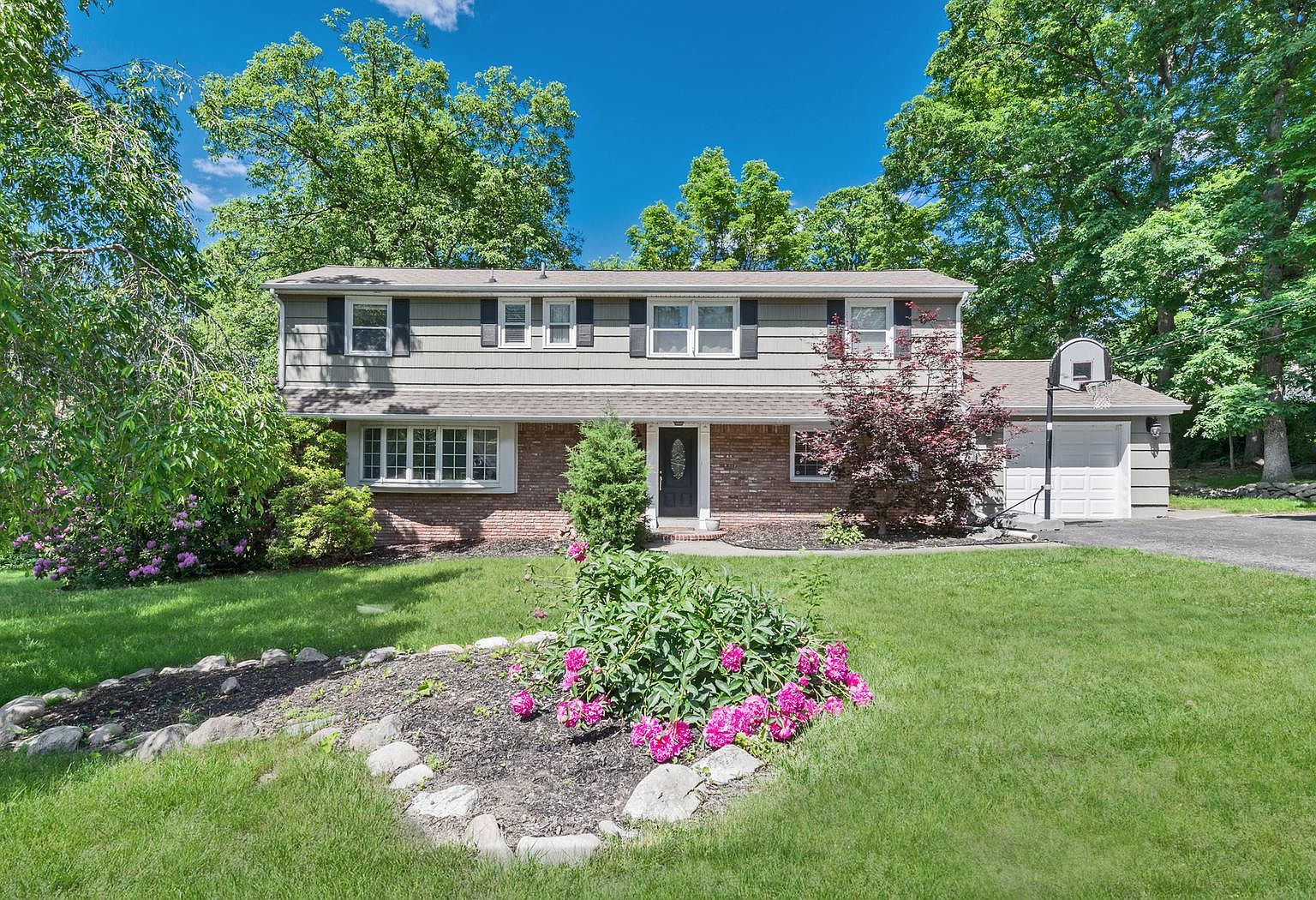 101 Walnut St, Oakland, NJ 07436 | Zillow