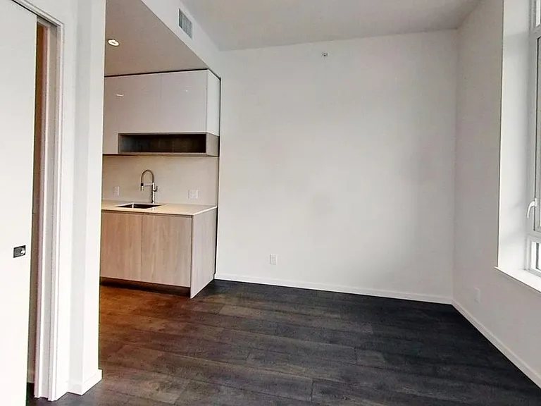 6788 Minoru Blvd — Photo 2