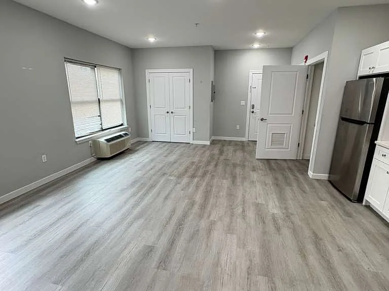 98 12th Ave #303 — Photo 7