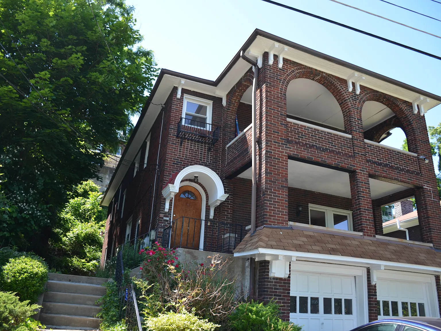 3 bed, 1350 sqft, $2,130 — Photo 1