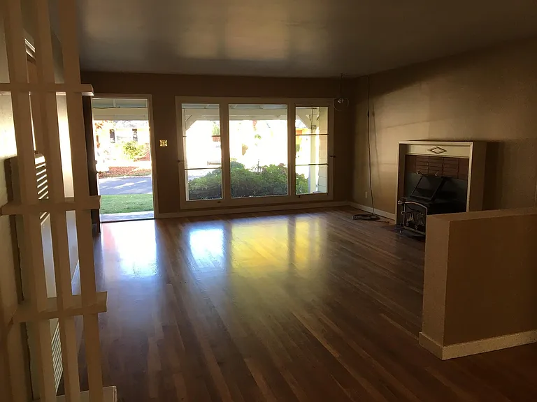 3940 La Verne Way — Photo 4