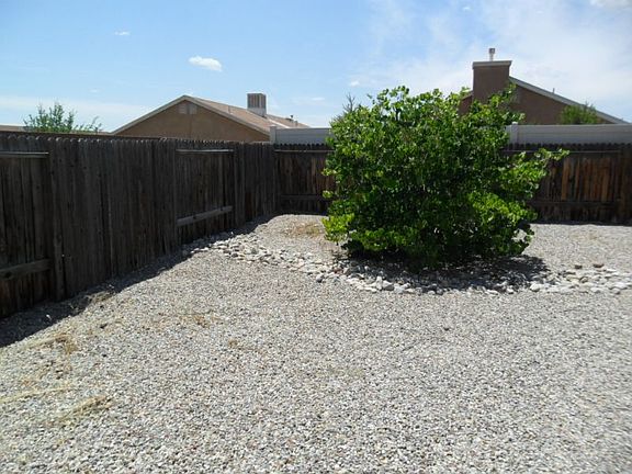 4th image of 10627 Rockcliff Dr NW
