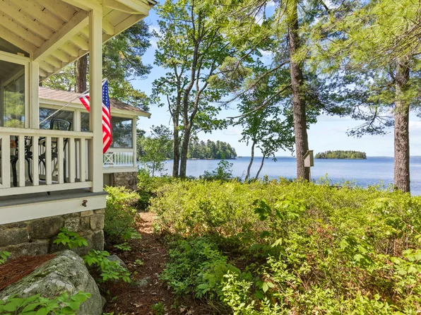 19 Tapley Cove Road, Raymond, ME 04071
