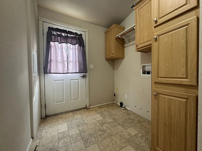 10044 S Kent Rd — Photo 18