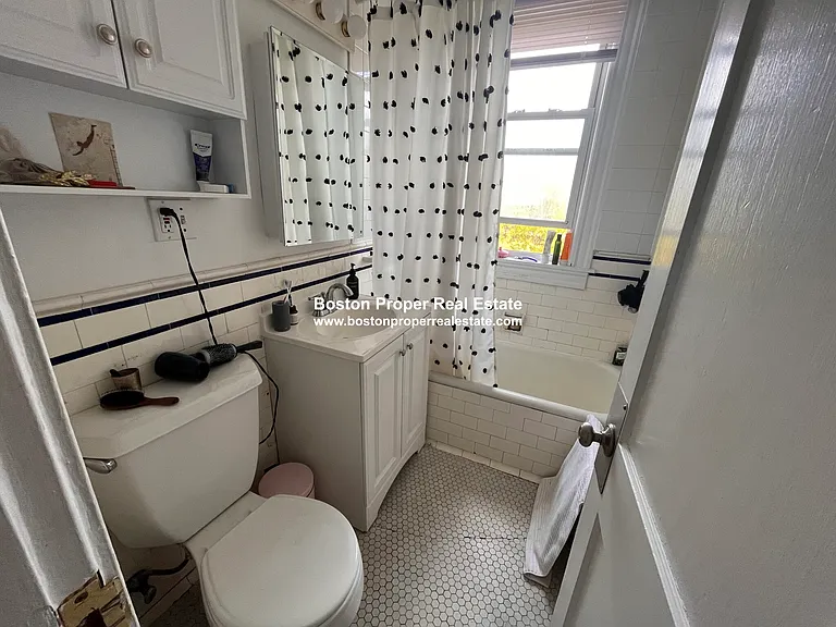 15 Melvin Ave #8 — Photo 5