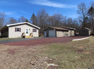 22 Shortridge Rd, Albrightsville, PA 18210