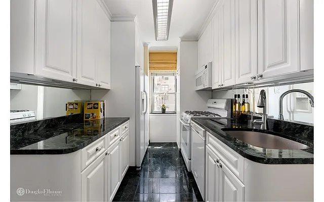 Sold by Douglas Elliman | media 6