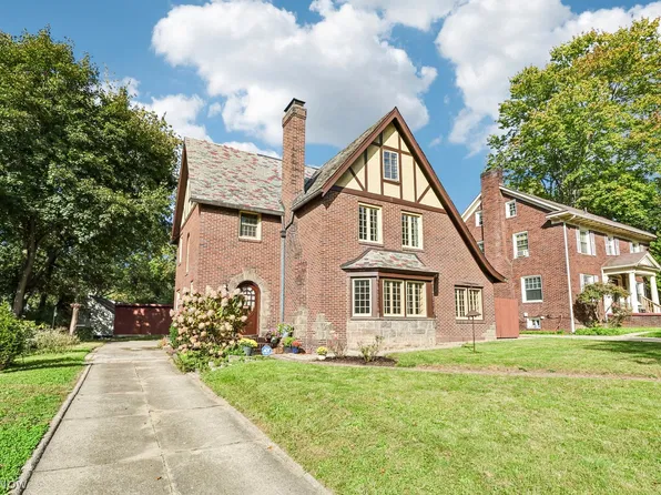 1295 Delia Ave, Akron, OH 44320