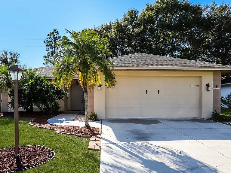 4208 76th Dr E — Photo 1