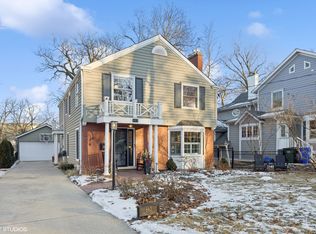 663 Forest Ave, Glen Ellyn, IL 60137