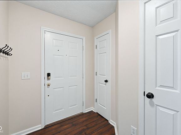 4th image of 6640 Berrywood Dr