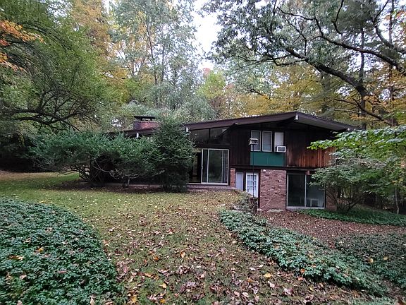 5th image of 43 Cherry Ln