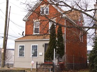 92 S Maple Ave, Kingston, PA 18704