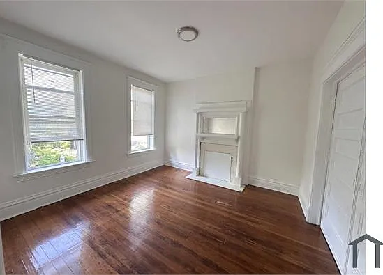 2906 Victor St #2F — Photo 1