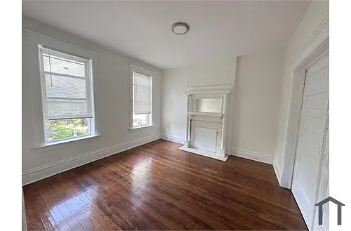 2906 Victor St Photo 1