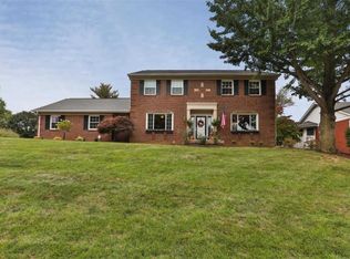 10 Red Fox Rd, Belleville, IL 62223