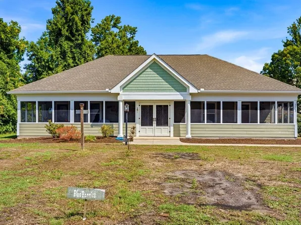 121 Willard St., Little River, SC 29566