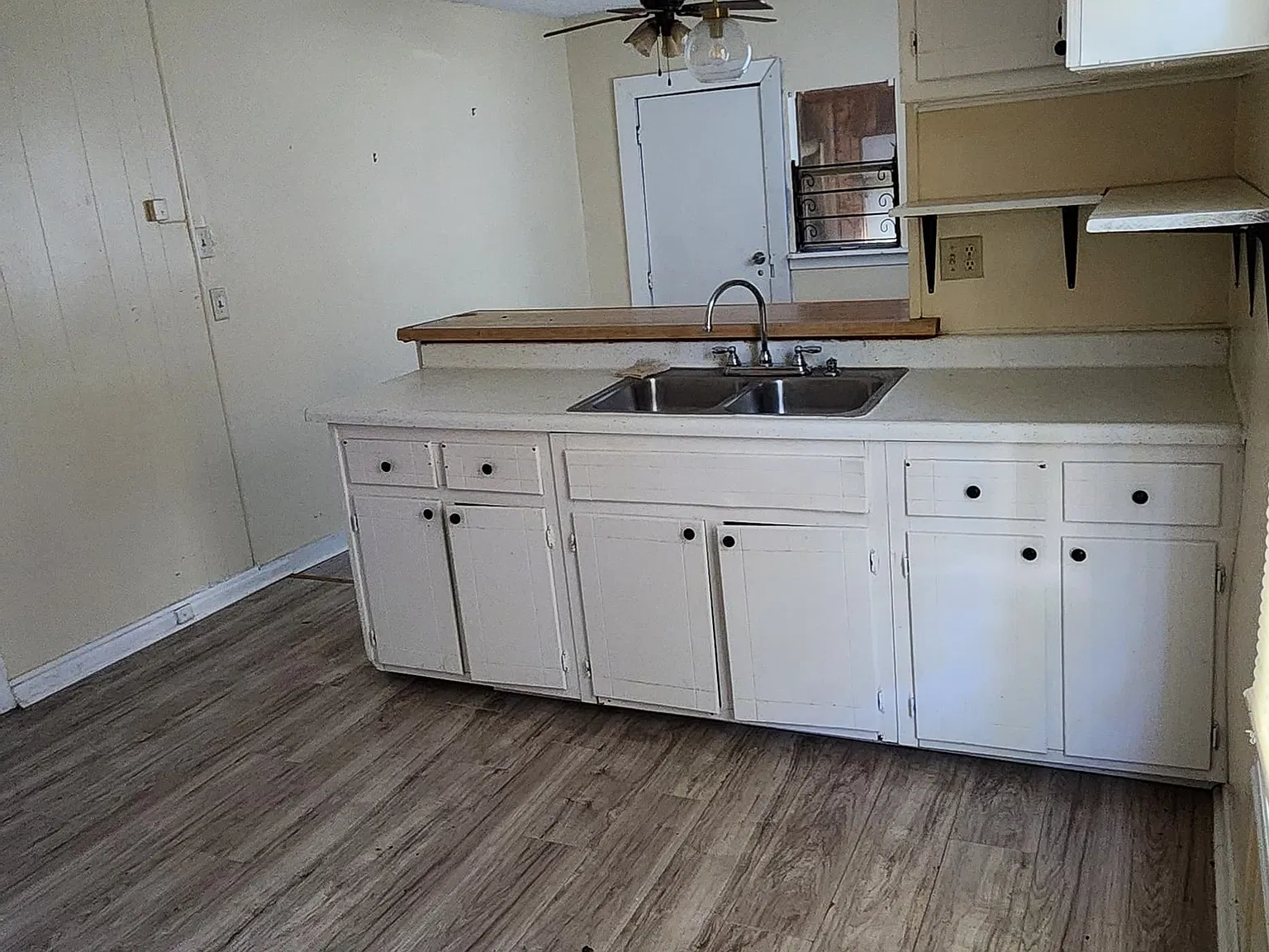 2 bed, 1100 sqft, $860 — Photo 3