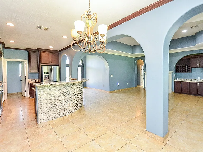 5575 Bollinger Rd — Photo 8