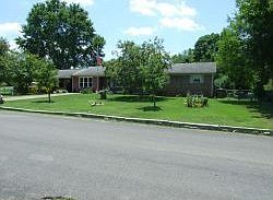 1st image of 103 Lakeview Cir