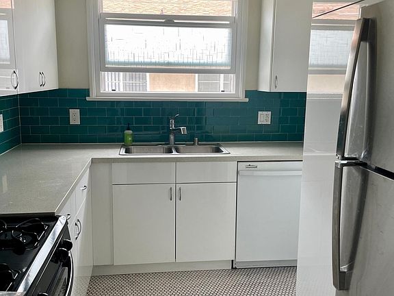 4th image of 1112 N Louise St #1112A